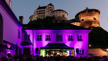 unlimited Wohnzimmer mit Festungsblick