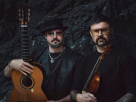 Django3000_206_c Christian Barz Q